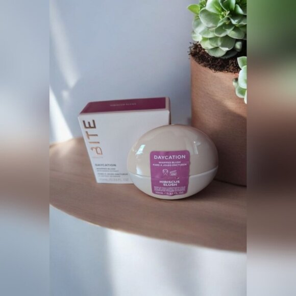 Bite Beauty Daycation Whipped Blush Hibiscus Slush (New) - Picture 10 of 11